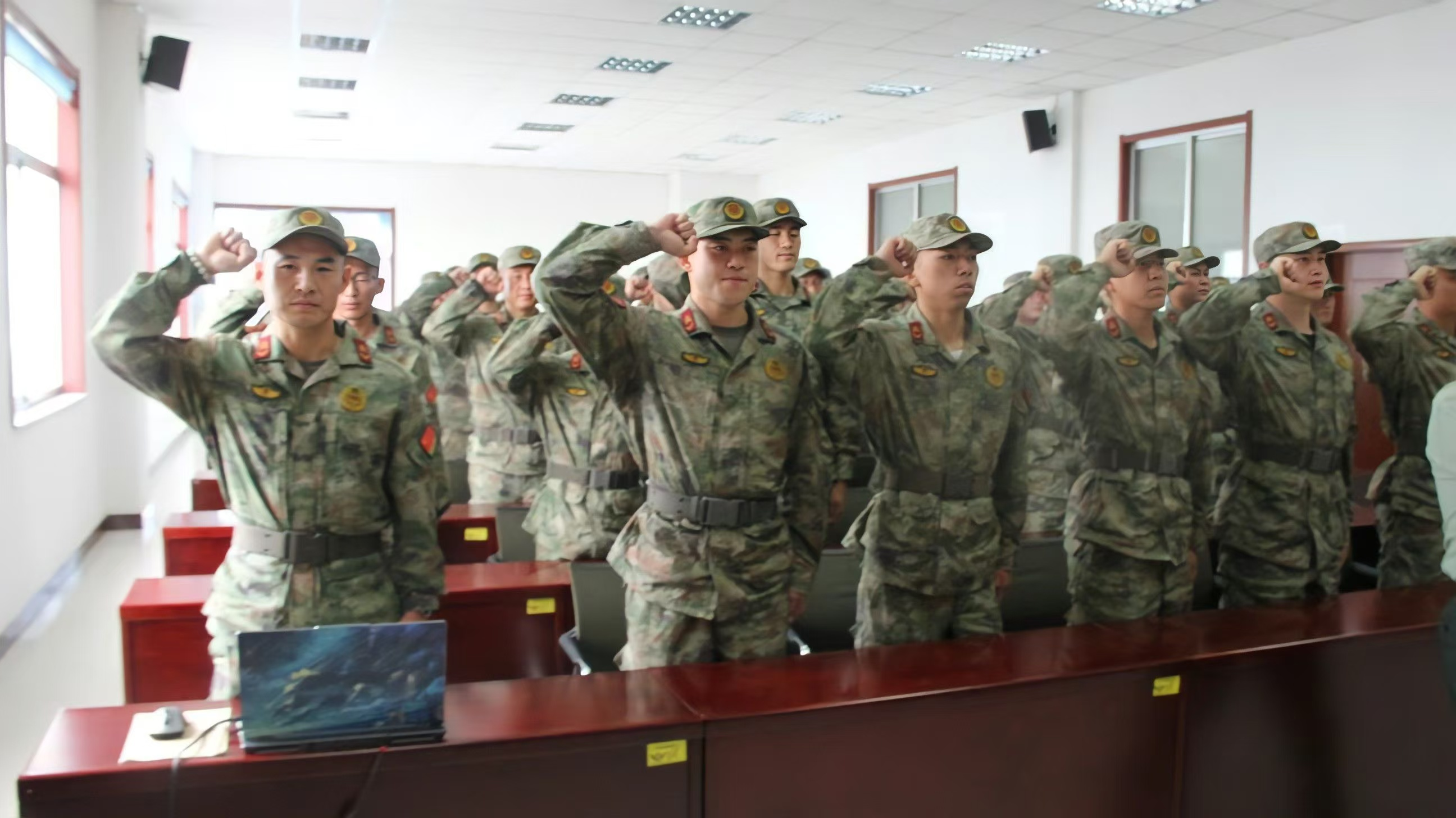 1716941819983035826.png 图片2.png